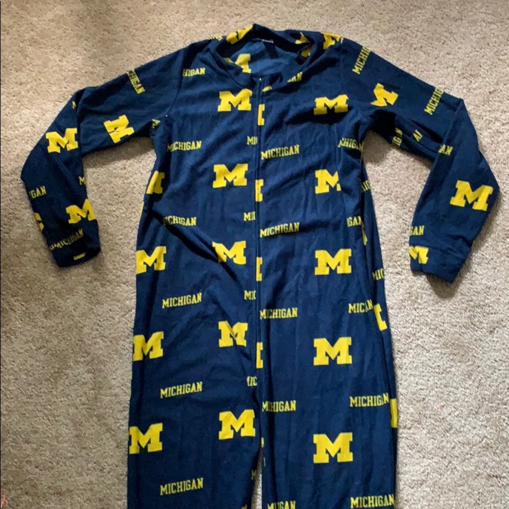 University of Michigan Men’s fleece onesie size S